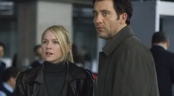 Clive Owen and Naomi Watts in a scene from The International