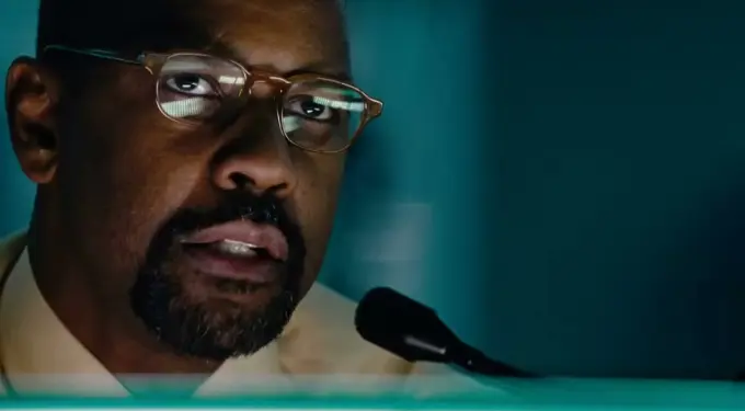 Denzel Washington in The Taking of Pelham 123
