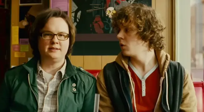 Aaron Taylor-Johnson and Christopher Mintz-Plasse in Kick-Ass