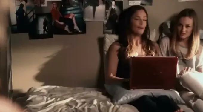 Leighton Meester and Minka Kelly in The Roommate