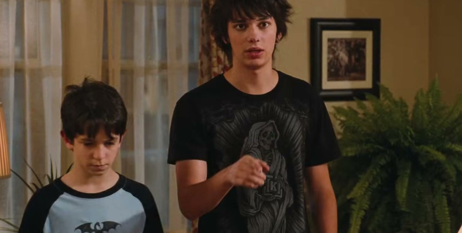 Zachary Gordon and Devon Bostick in Diary of a Wimpy Kid: Rodrick Rules