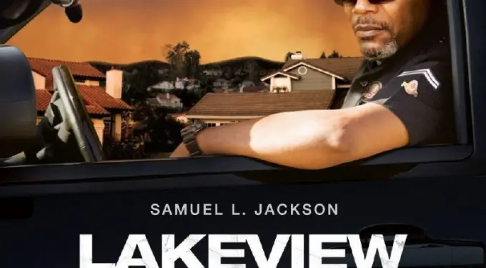 Samuel L. Jackson in police car on Lakeview Terrace movie poster