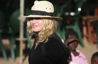 Madonna directing her new movie, ‘W.E,’ in Paris