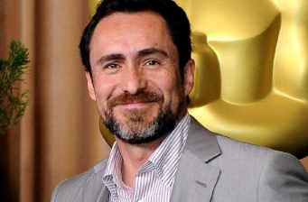 Demián Bichir to debut as director in "Refugio"