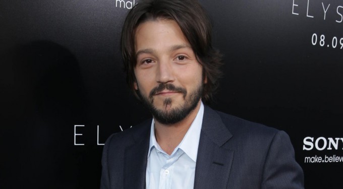 Diego Luna Says That The Americas Will Be ONE Big Country
