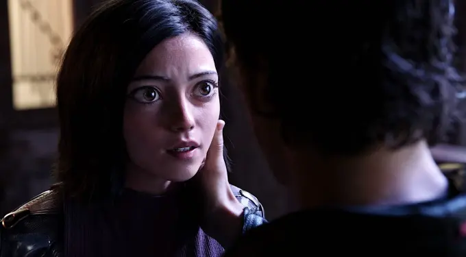 Rosa Salazar as Alita looks surprised, hand on her face